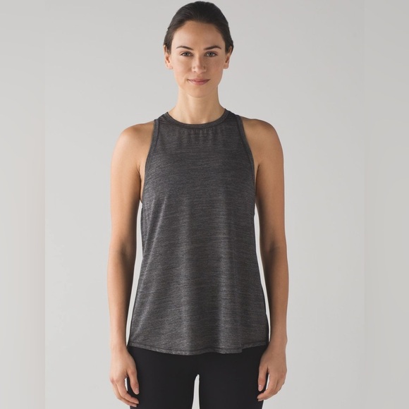 Lululemon Hot Like Agni Singlet in heather gray, Size 4 - Picture 2 of 15